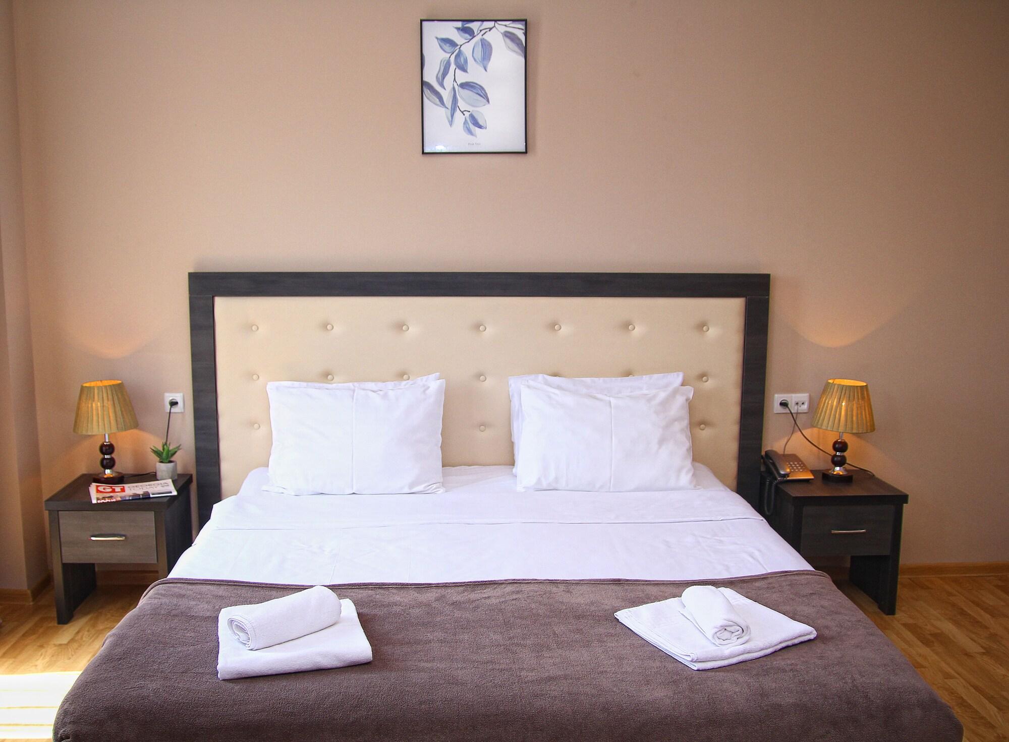 Rogalux Blue Hotel Tbilisi Buitenkant foto
