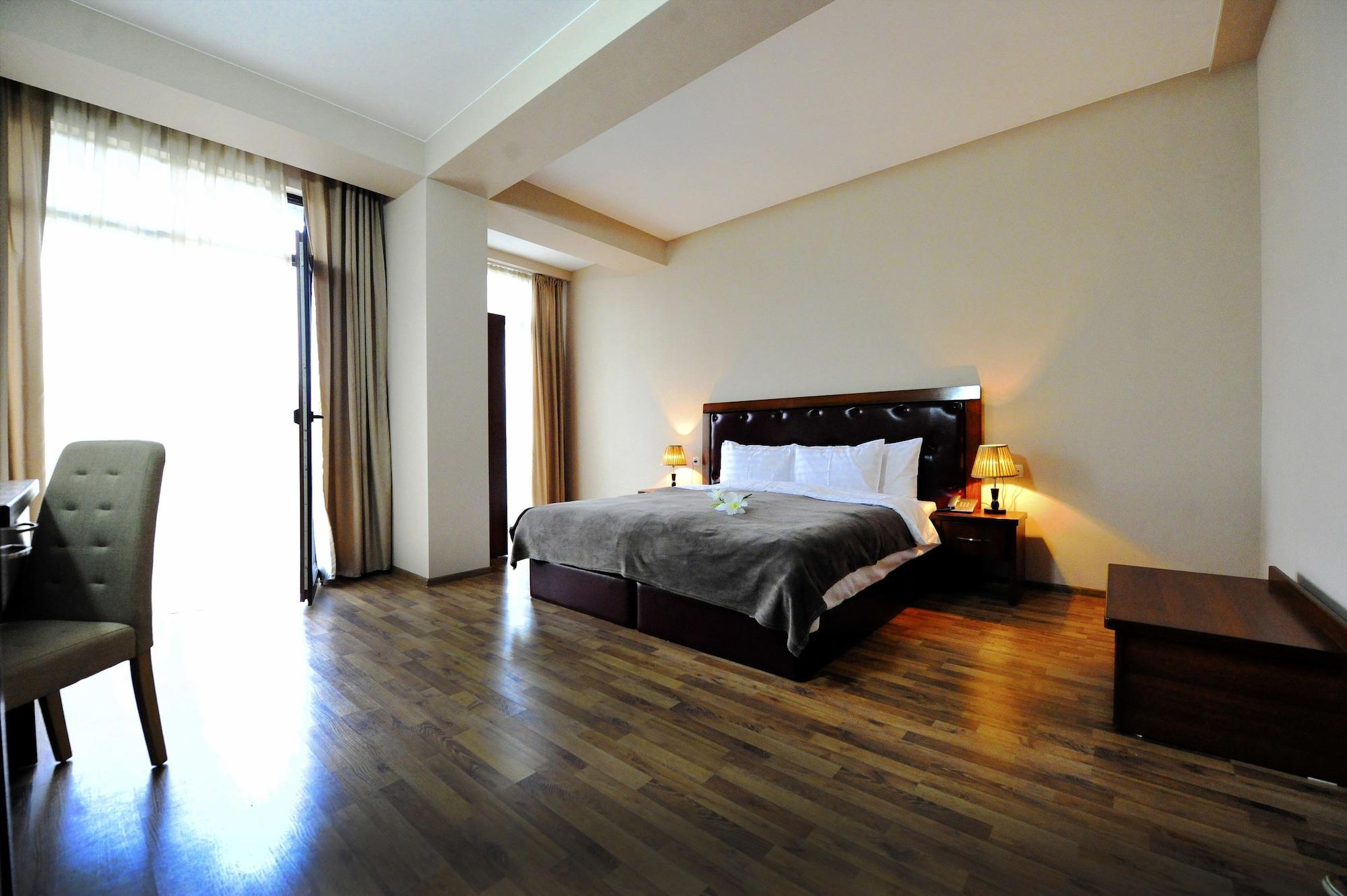 Rogalux Blue Hotel Tbilisi Buitenkant foto