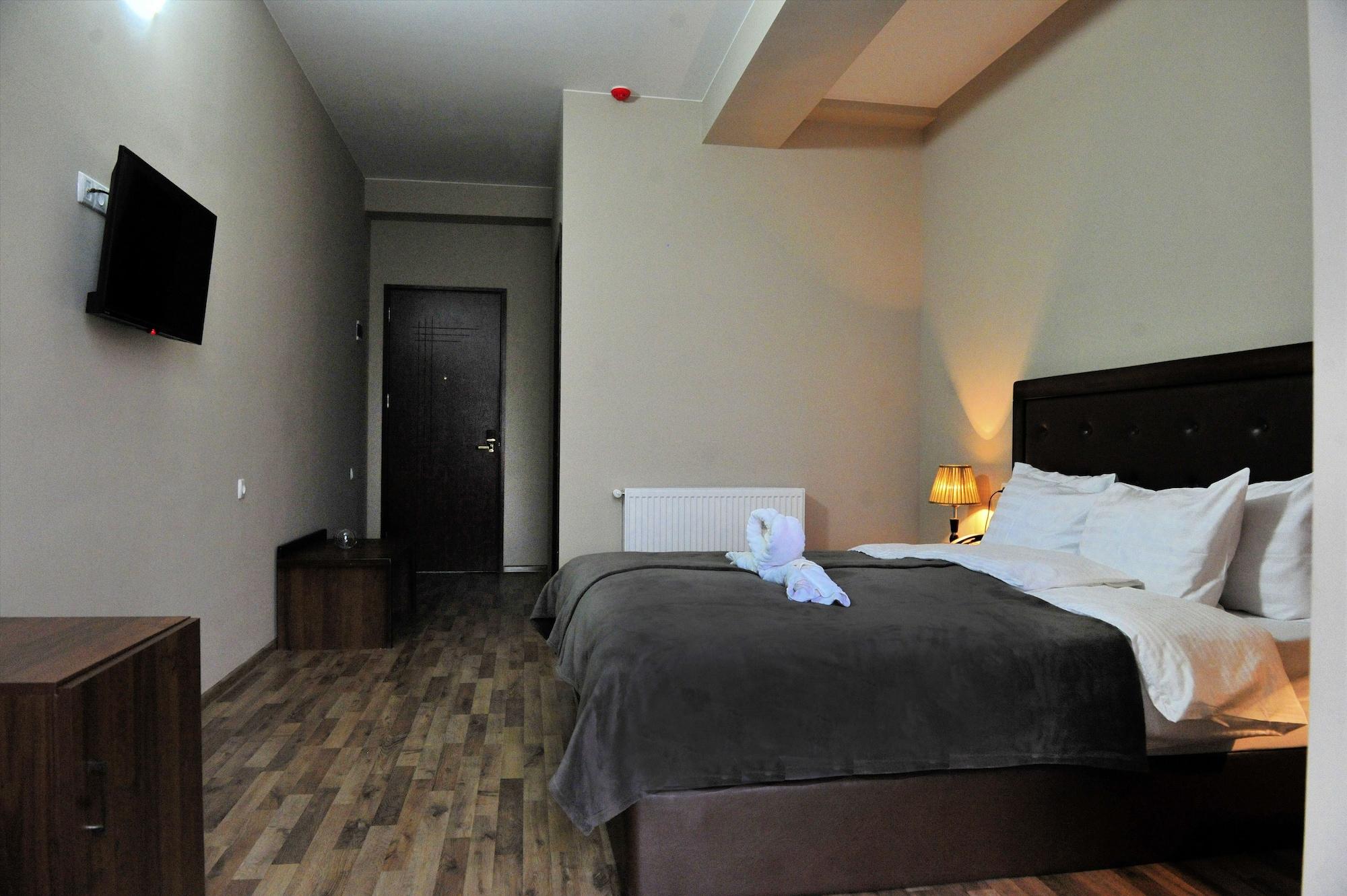 Rogalux Blue Hotel Tbilisi Buitenkant foto