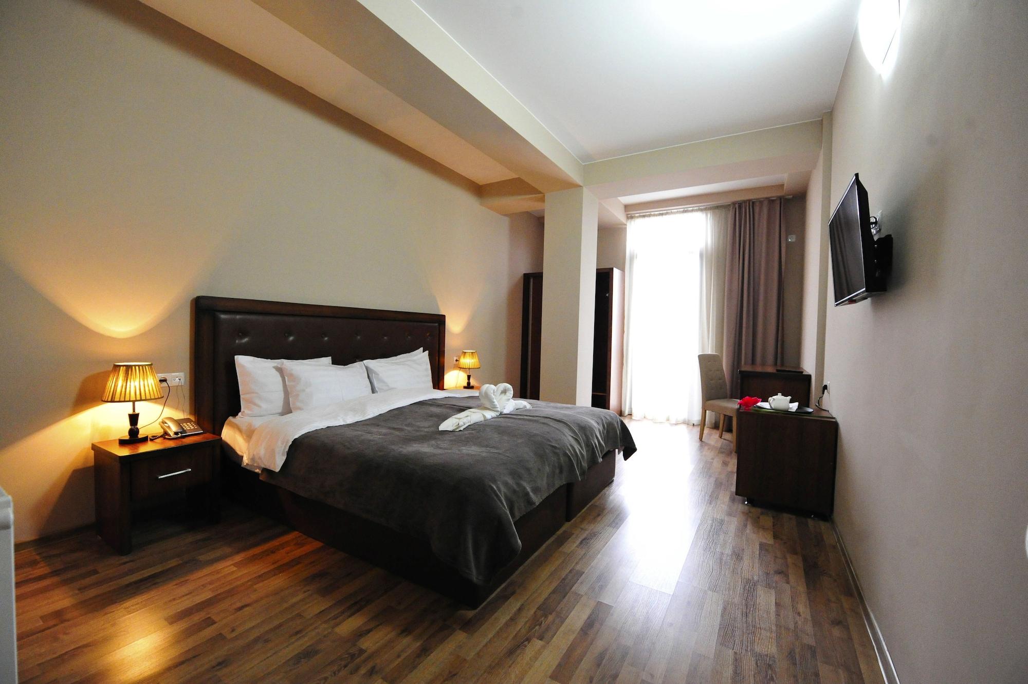 Rogalux Blue Hotel Tbilisi Buitenkant foto