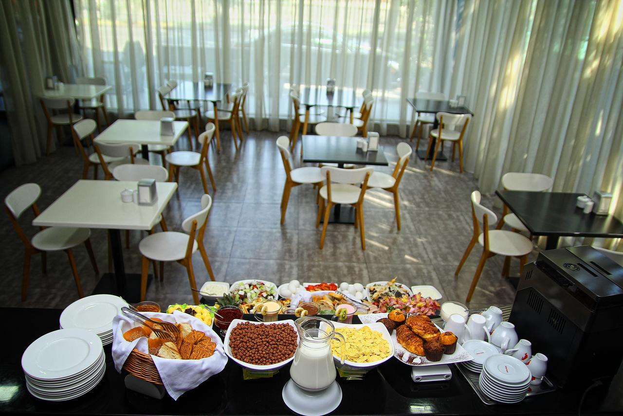 Rogalux Blue Hotel Tbilisi Buitenkant foto