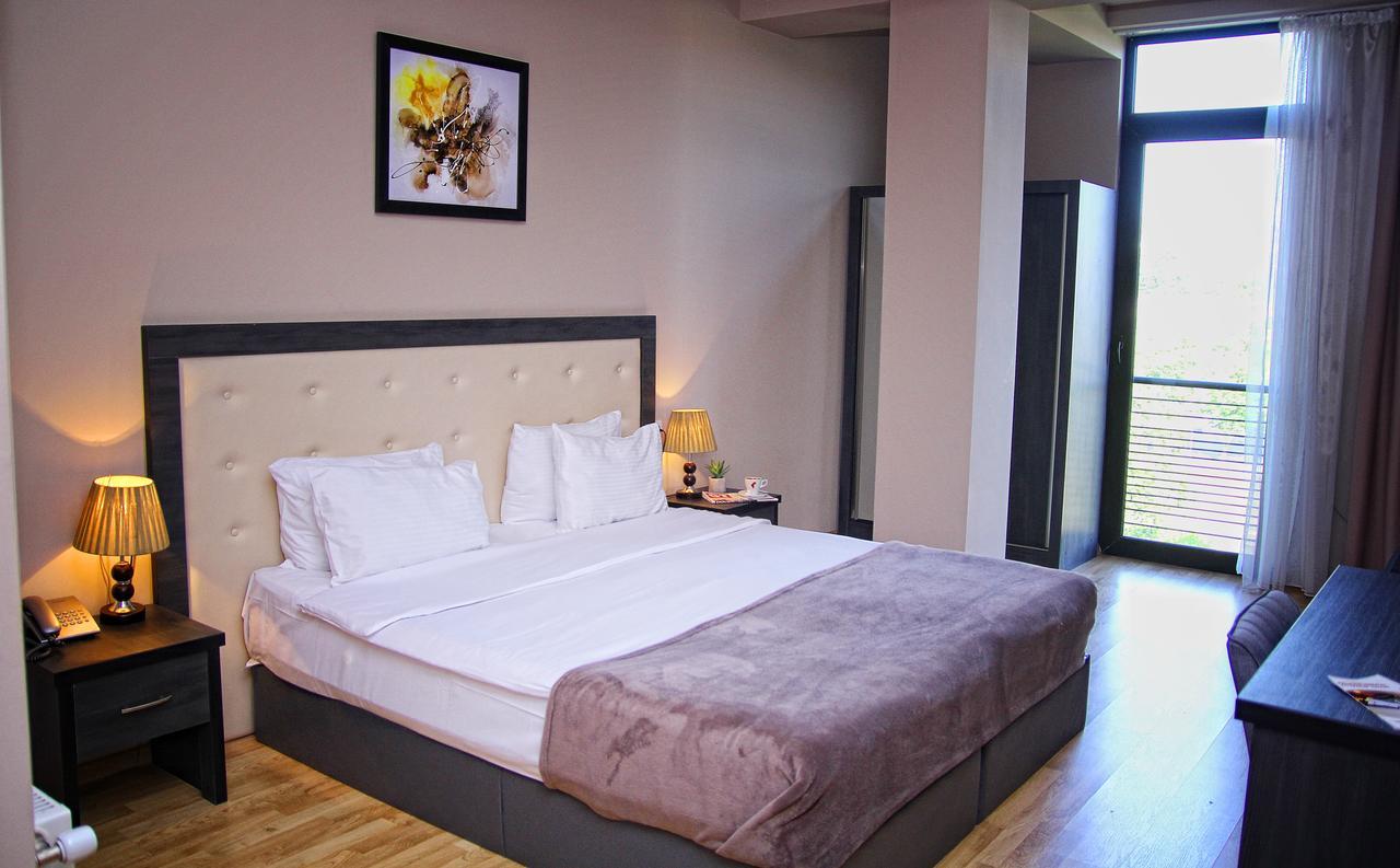 Rogalux Blue Hotel Tbilisi Buitenkant foto