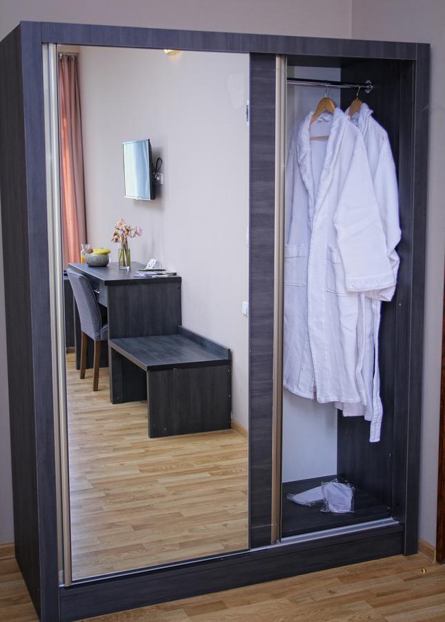 Rogalux Blue Hotel Tbilisi Buitenkant foto