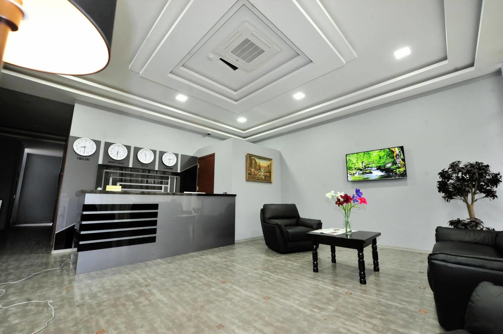 Rogalux Blue Hotel Tbilisi Buitenkant foto