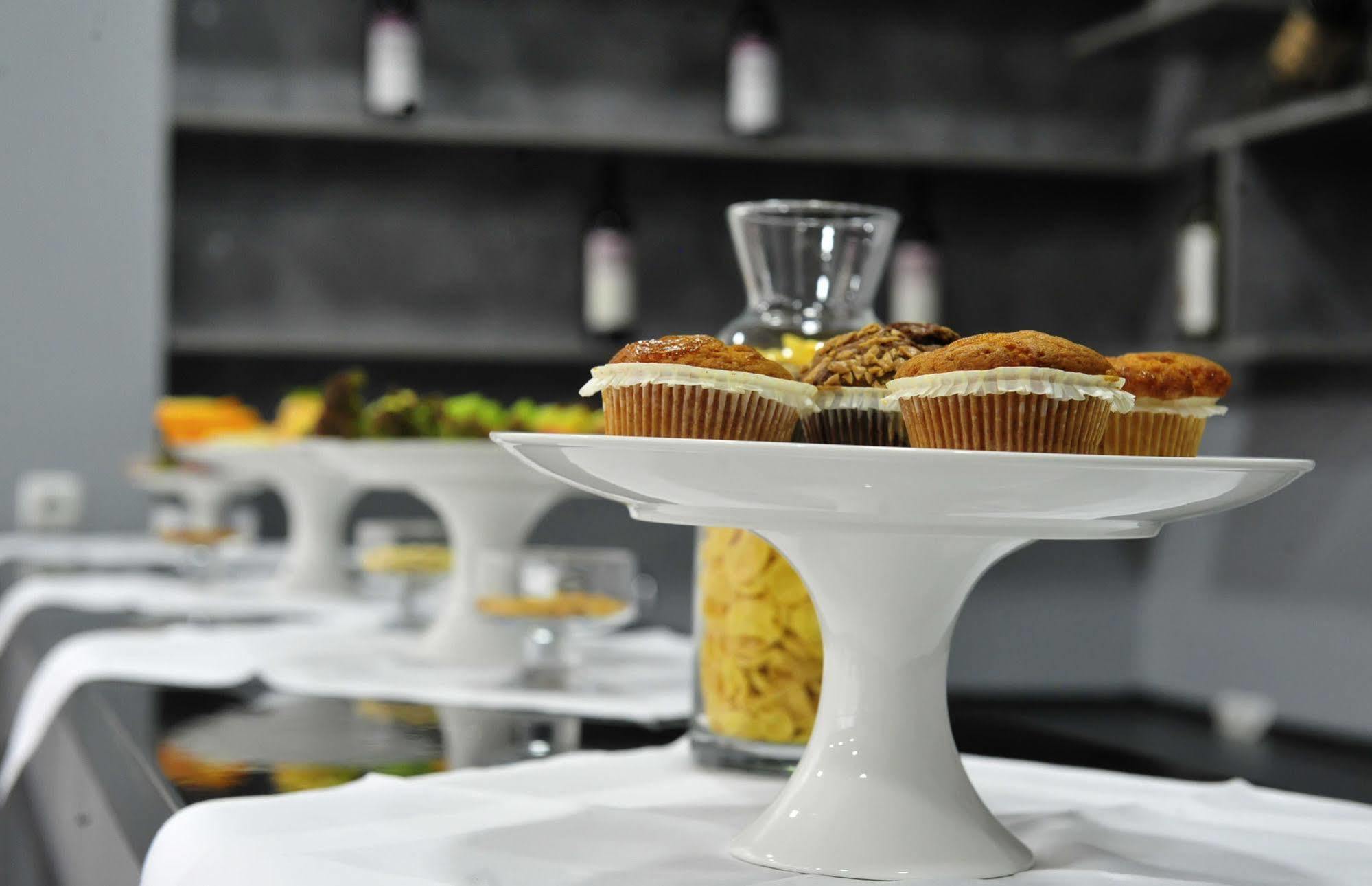 Rogalux Blue Hotel Tbilisi Buitenkant foto