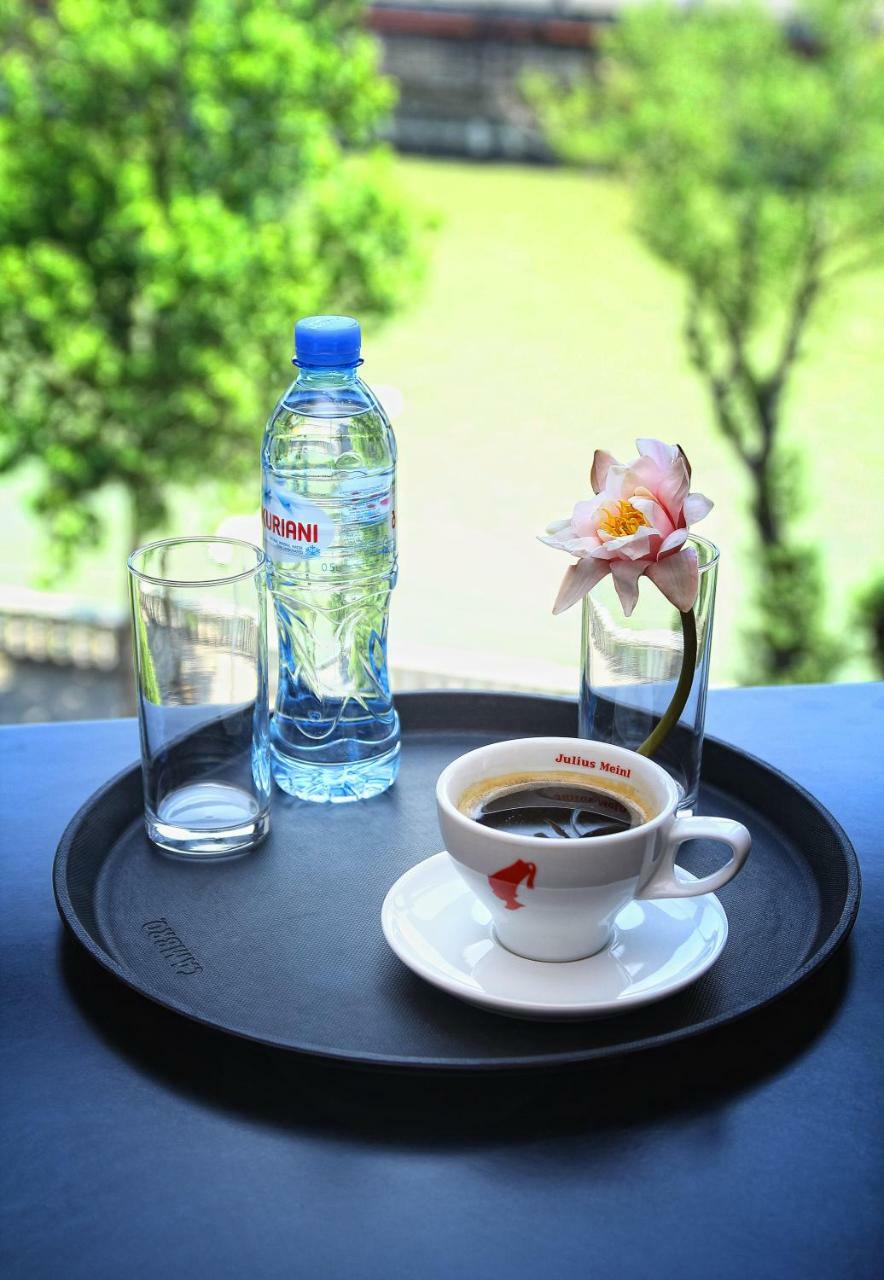 Rogalux Blue Hotel Tbilisi Buitenkant foto